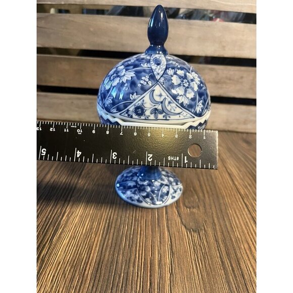 Vintage Ceramic Trinket or Candy‎ Dish Blue and White Japan Pedestal Floral - Picture 9 of 9